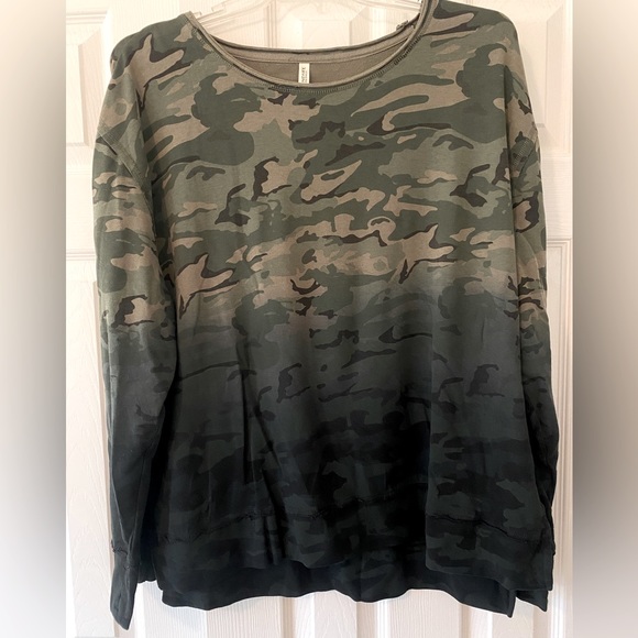 Legendary Whitetails Women’s Faded Camouflage Long Sleeve T-Shirt - Picture 1 of 5